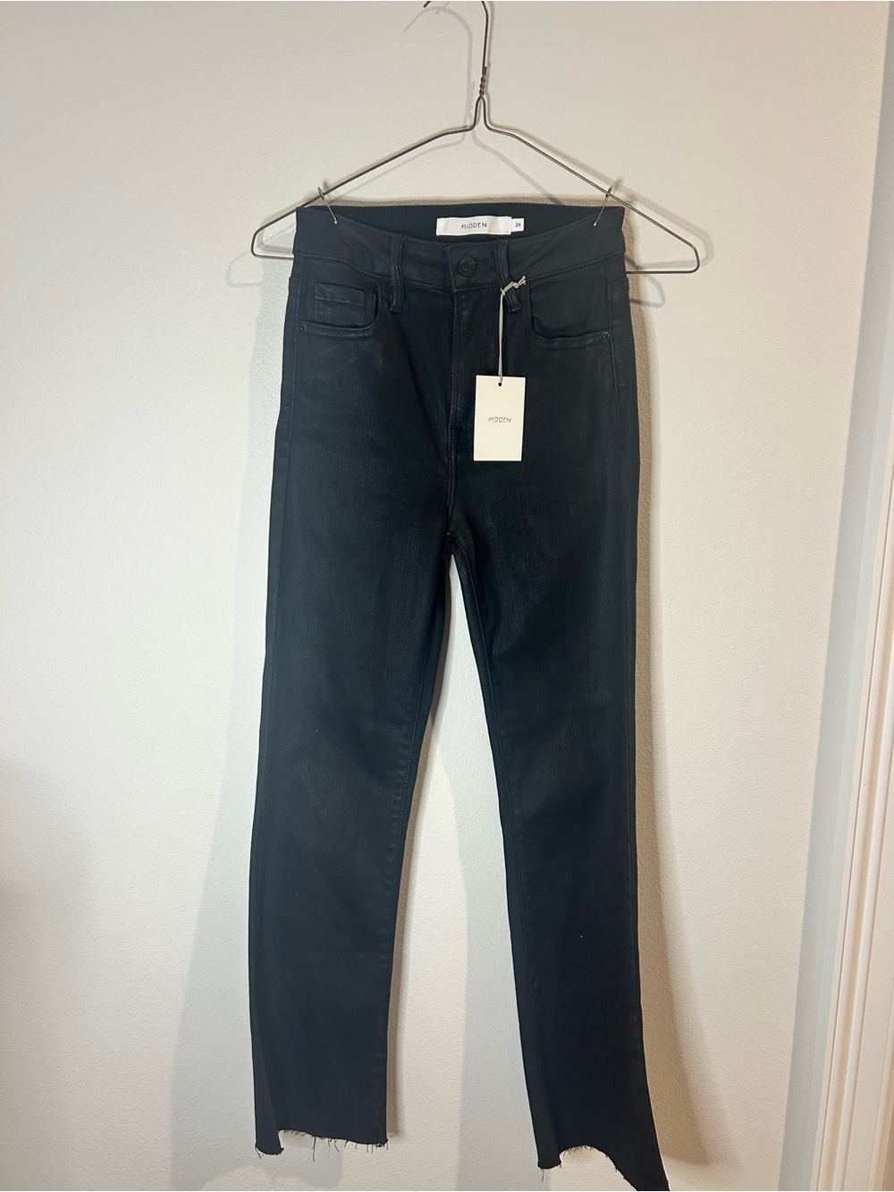 Hidden Jeans Coated Black Cropped Flare Jeans NWT Size 24